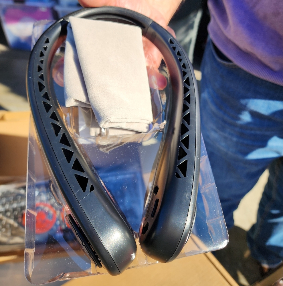 Neck Fan - Picture 2 of 6